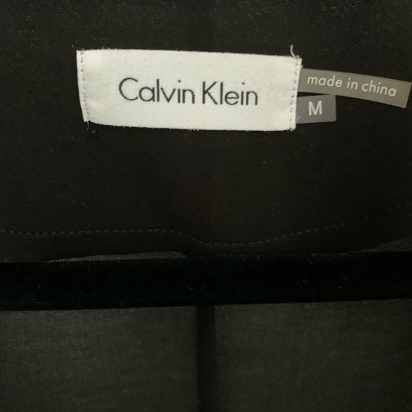 Calvin Klein size medium sheer black cascade cover - Picture 2 of 3